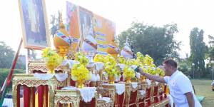 พิธีตักบาตรและบรรยายธรรม ภายใต้โครงการ “ร้อยใจไทย สืบสานราชธรรม ทั้งแผ่นดิน” 