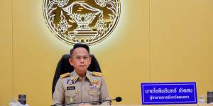 มอบผีเสื้อประดิษฐ์จากผ้าไทยประจำถิ่นของจังหวัด ร่วมกับ ชมรมแม่บ้านมหาดไทยจังหวัดสงขลา เพื่อสนับสนุนการออกร้านงานกาชาดของสมาคมแม่บ้านมหาดไทย ประจำปี 2568