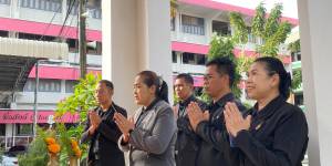 นมัสการพระอู่ทอง พระพุทธรูปประจำวิทยาลัย และสักการะศาลพระภูมิเจ้าที่ภายในวิทยาลัยอาชีวศึกษาสงขลา 