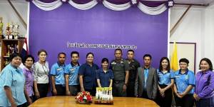 การเข้าร่วมปรึกษาหารือการปรับปรุงอาคารฝึกอาชีพ การสร้างโรงเรือนผลิต ผลิตภัณฑ์จากน้ำมันมะพร้าว