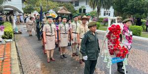 พิธีถวายพวงมาลา และถวายราชสดุดี 